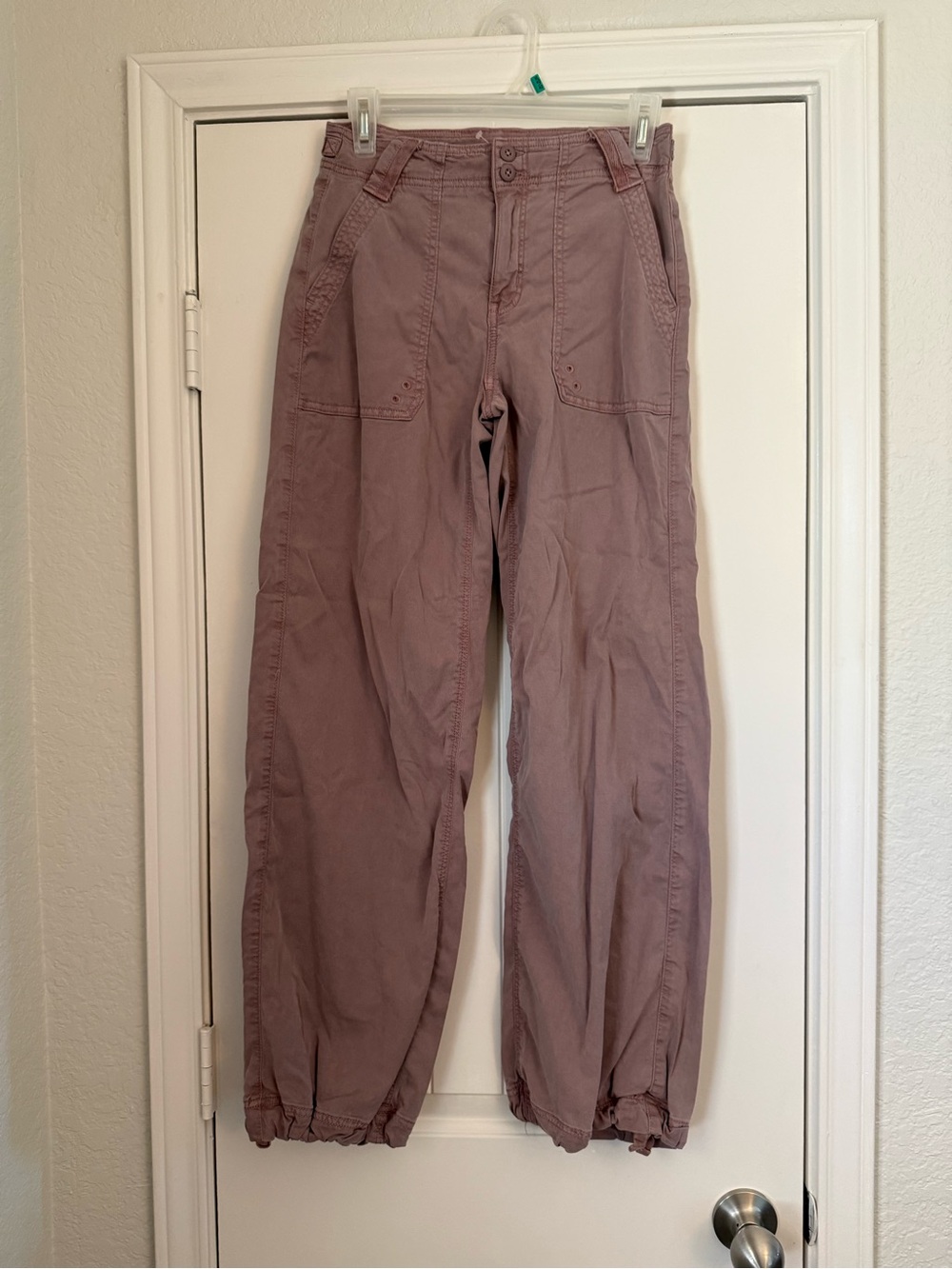 American Eagle Outfitters Cargo Pants - Dusty Mauve